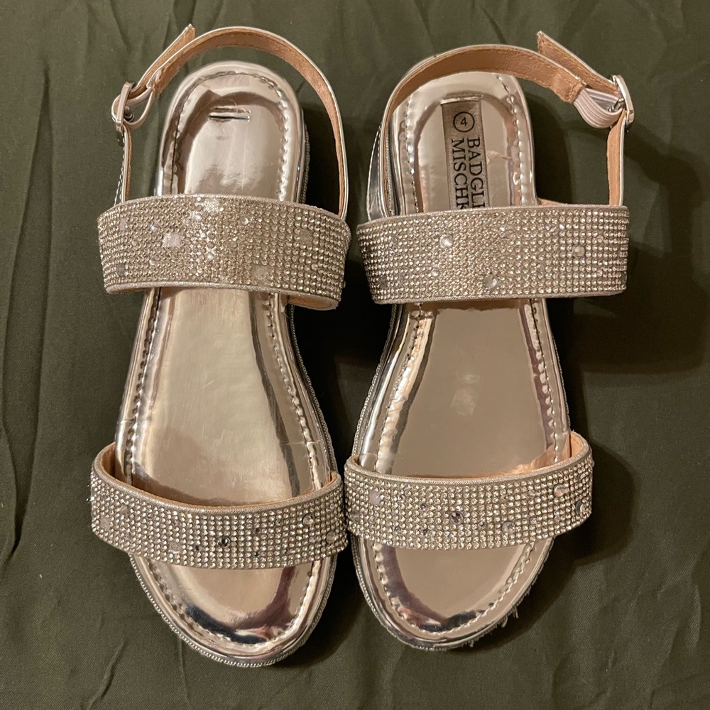 Badgley‎ Mischka Silver Sandals size 4